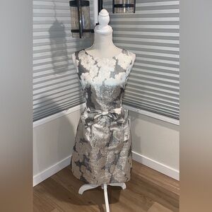 TAHARI Elegant Silver and Cream Floral Dress